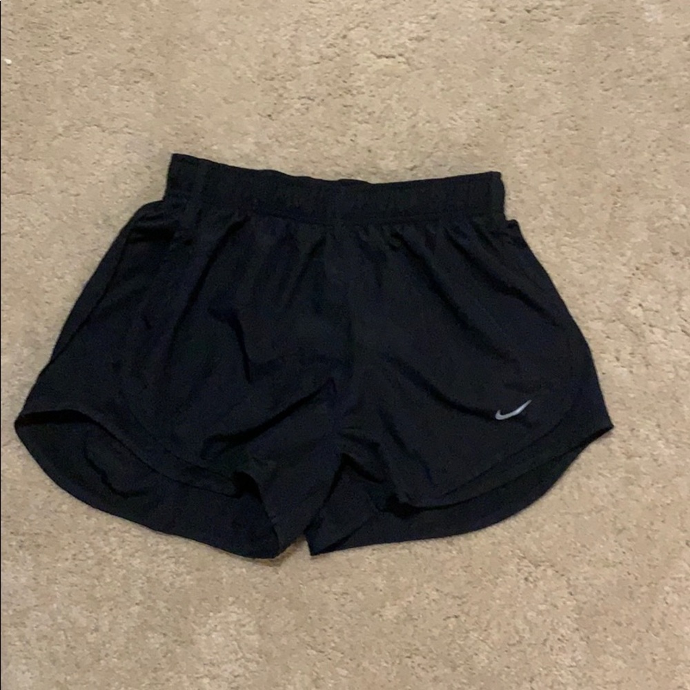 Nike women’s dry tempo shorts